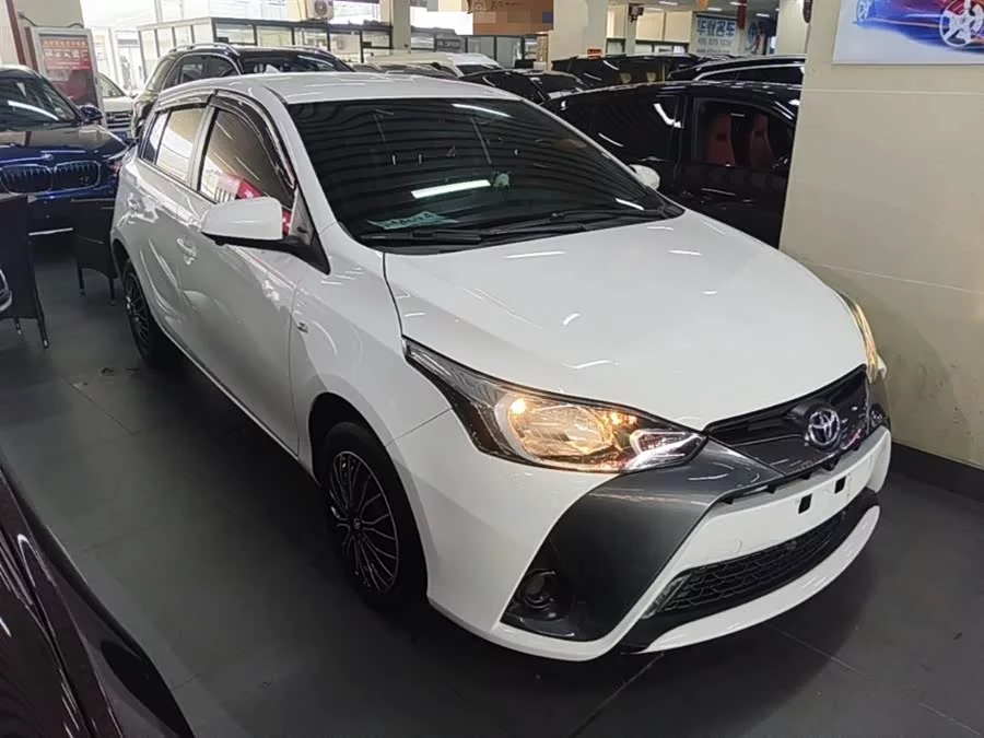 Toyota YARiS L