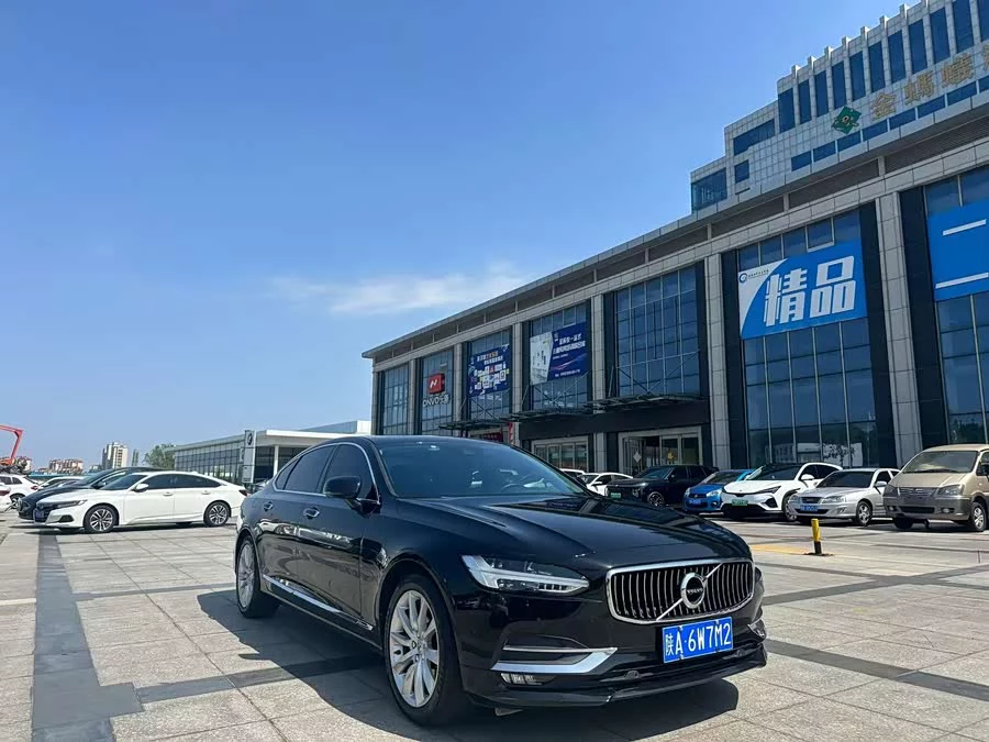 Volvo S90