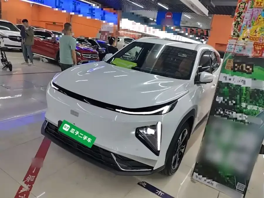 Geely Galaxy L7