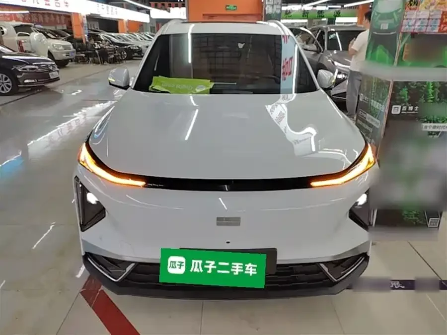 Geely Galaxy L7