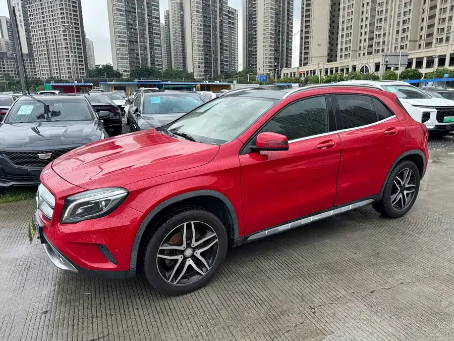 Mercedes Benz GLA