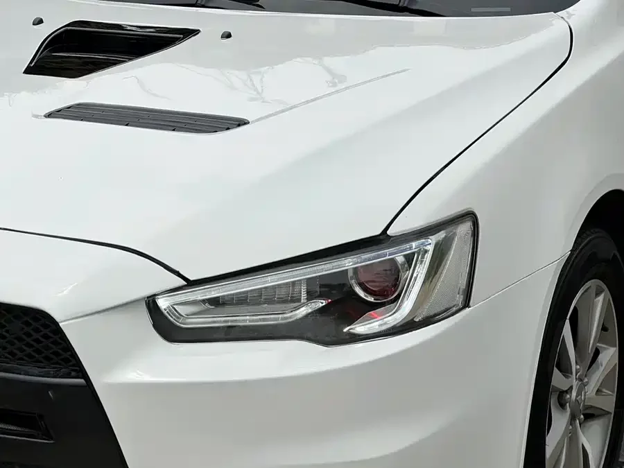 Mitsubishi Wing God