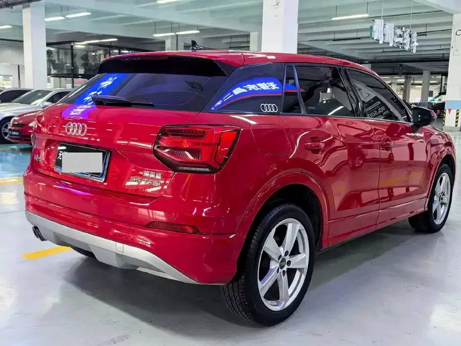 Audi Q2L