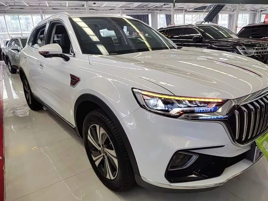 Hongqi HS5