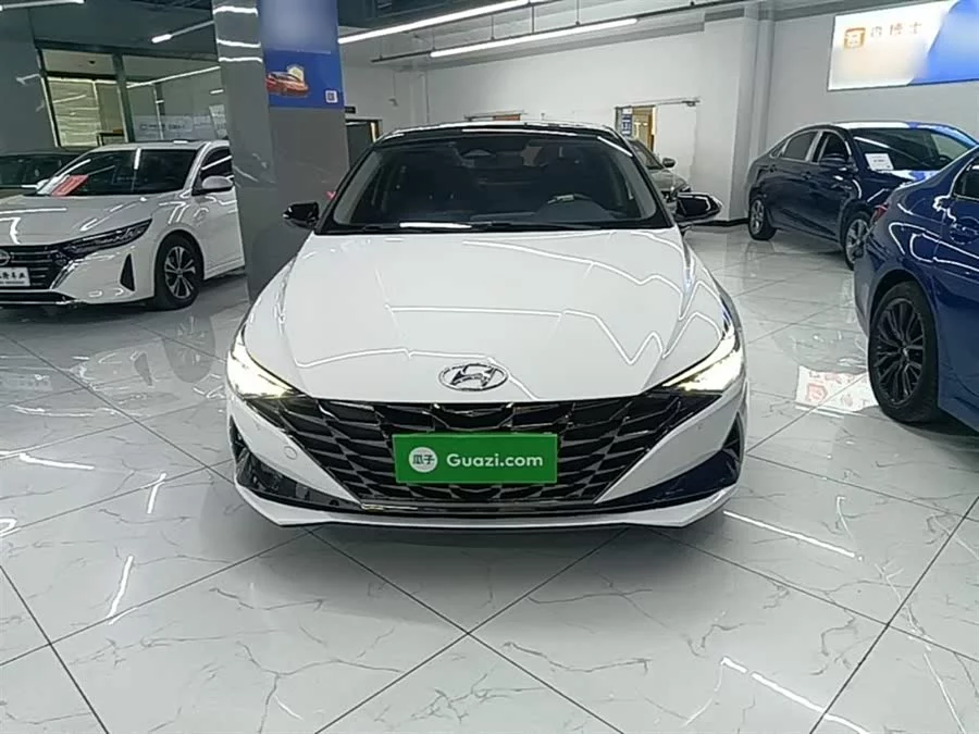 Hyundai Elantra