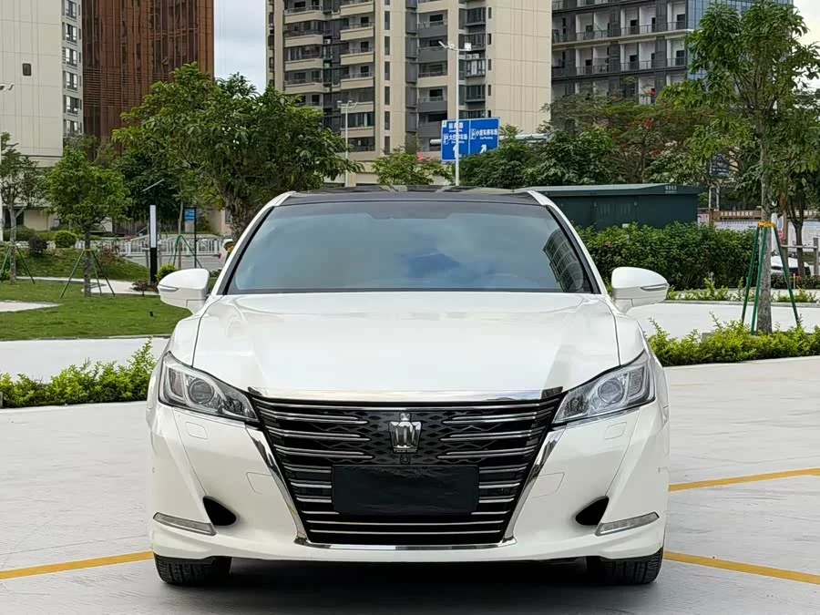 Toyota crown