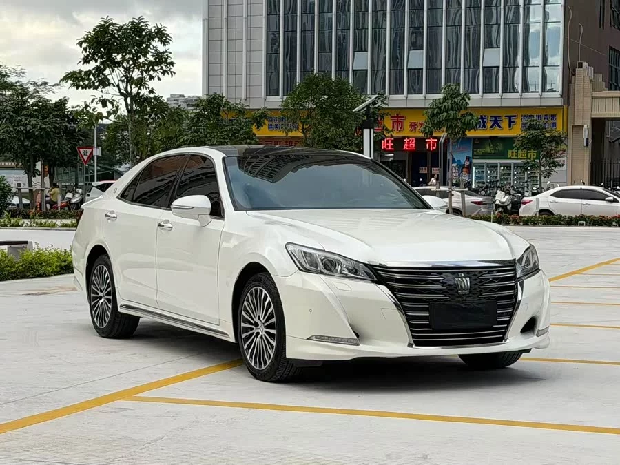 Toyota crown
