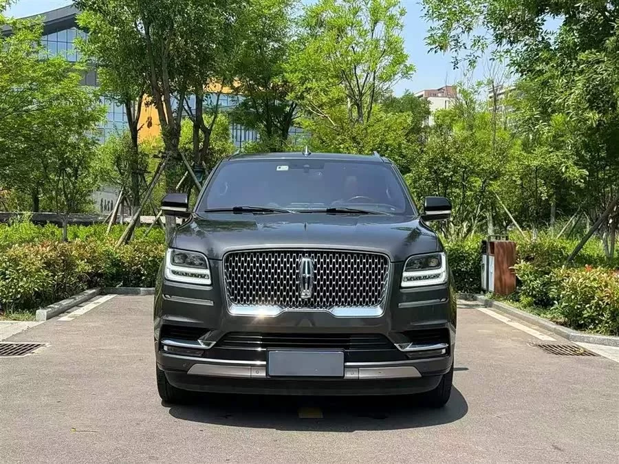 Lincoln Navigator