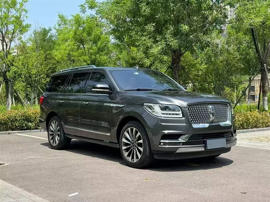 Lincoln Navigator