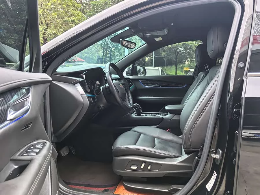 Cadillac XT6