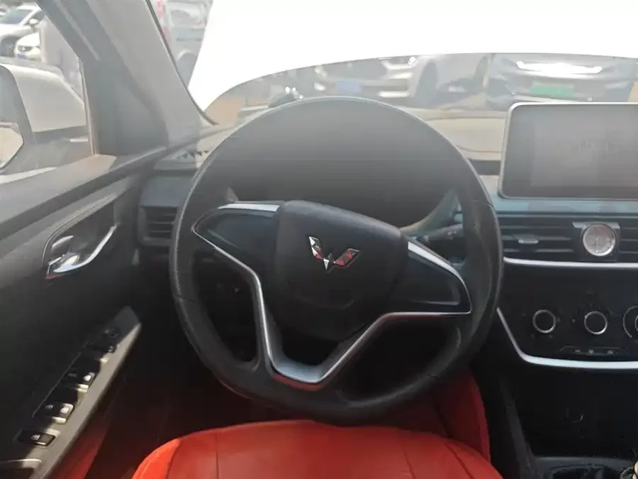 Wuling Hongguang S3