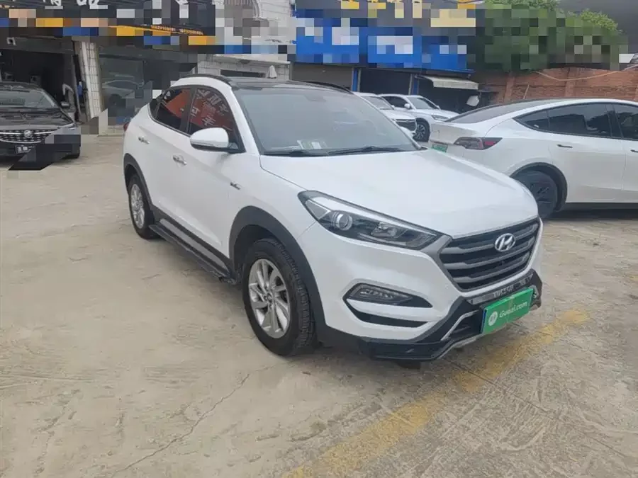 Hyundai Tucson