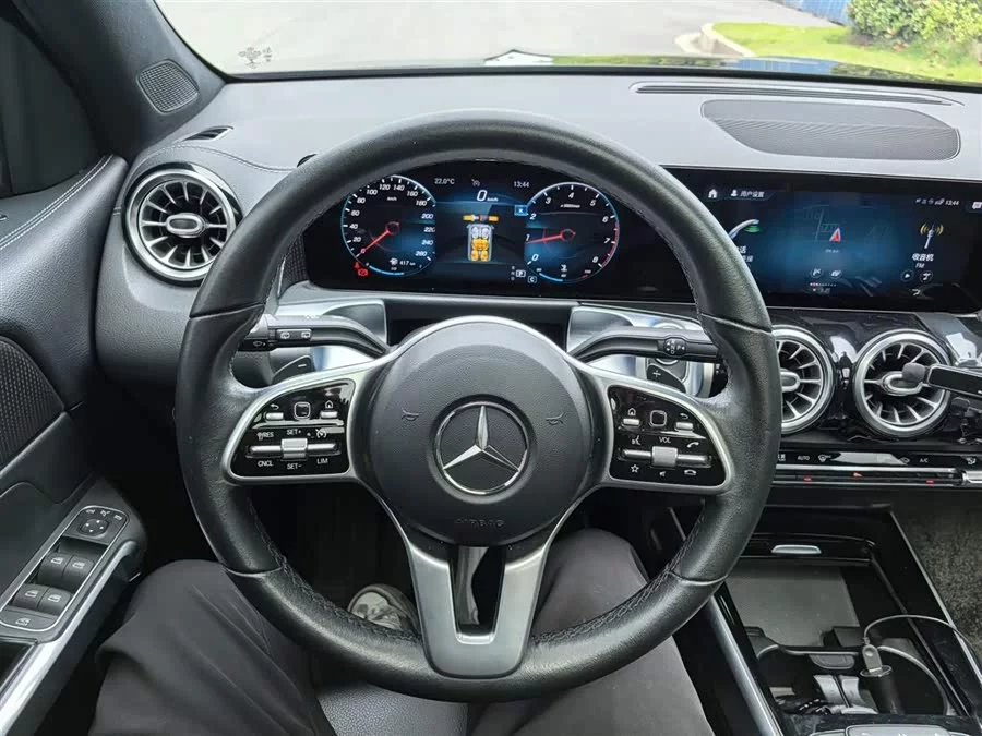 Mercedes Benz GLB