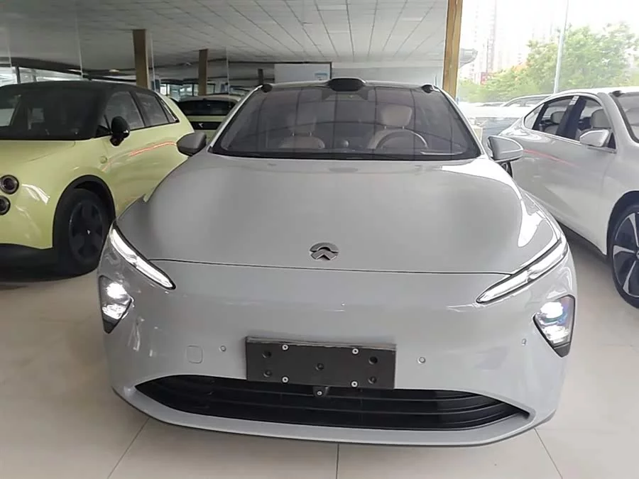 NIO ET7
