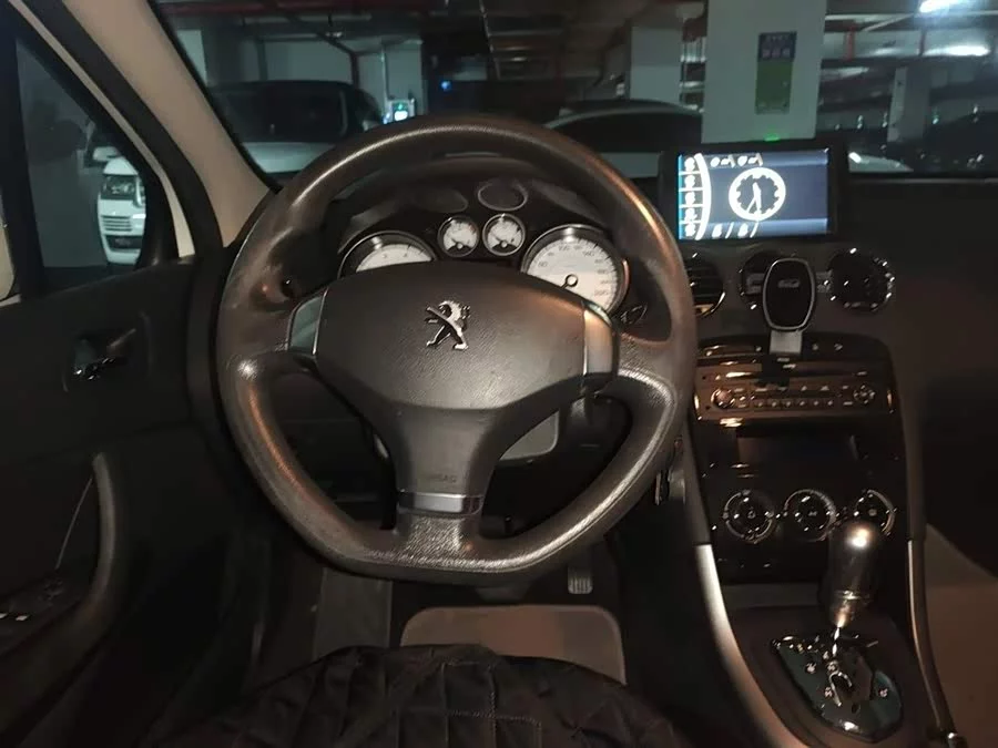Peugeot 408