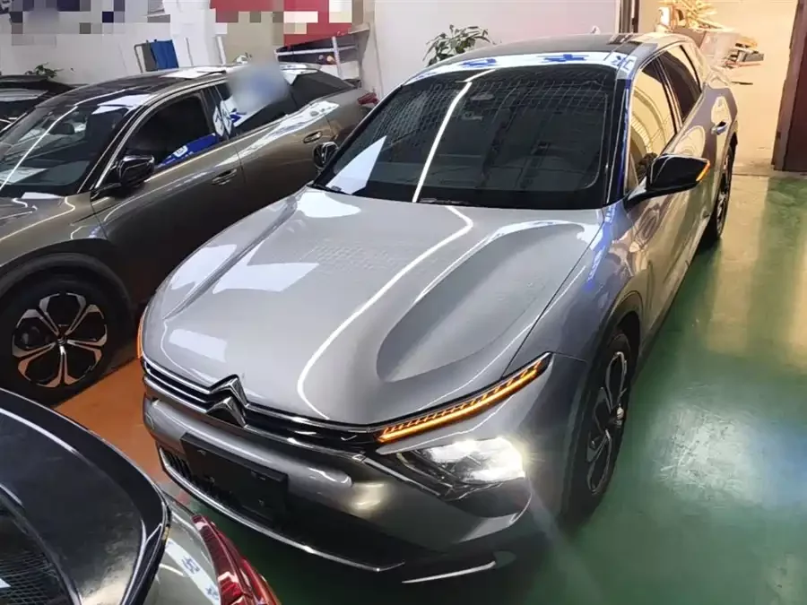 Citroën Versailles C5 X