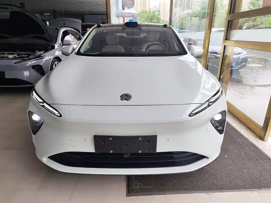 NIO ET7
