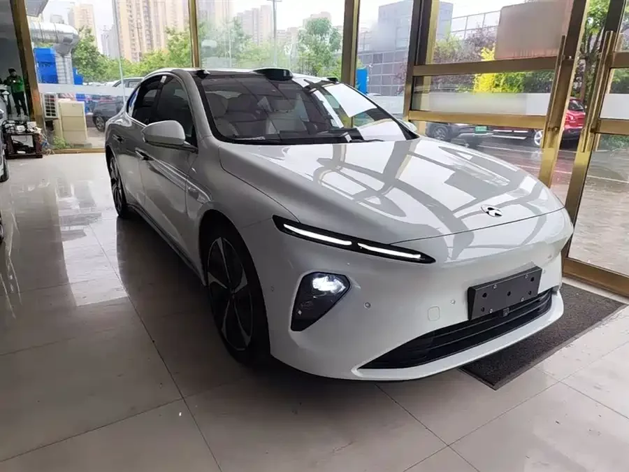 NIO ET7