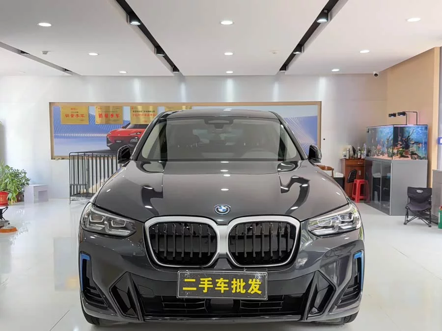 BMW iX3