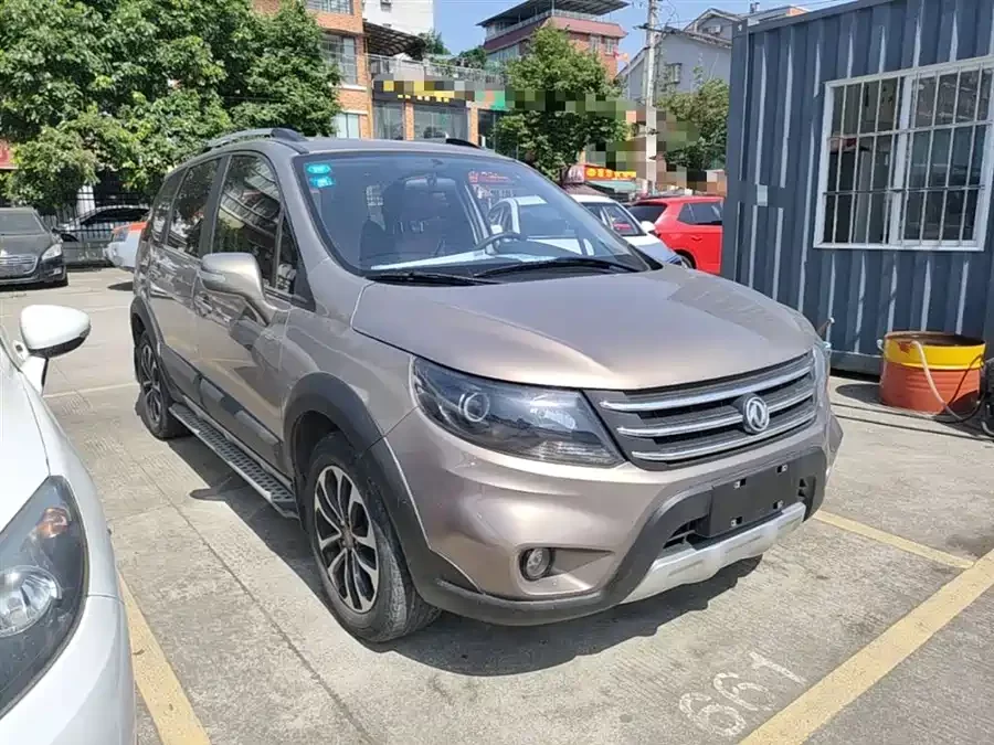 Dongfeng Jingyi X5