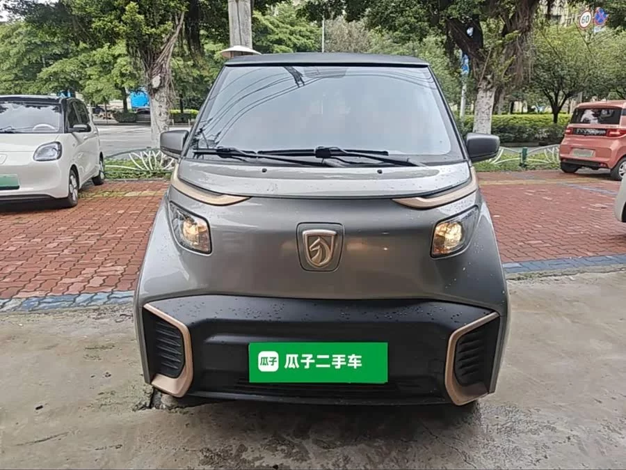 Baojun E200