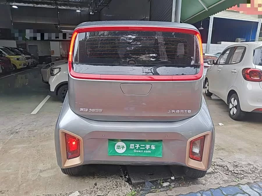 Baojun E200