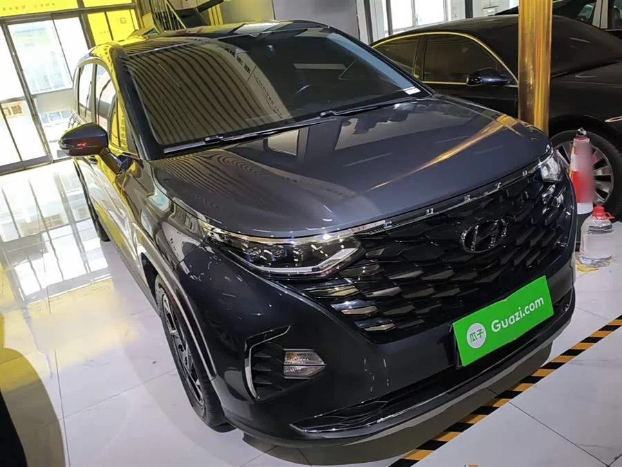 Hyundai Custo