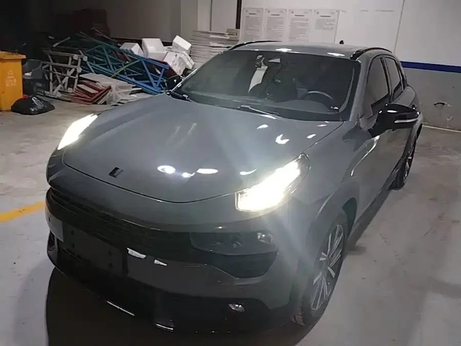 Lynk & Co 02