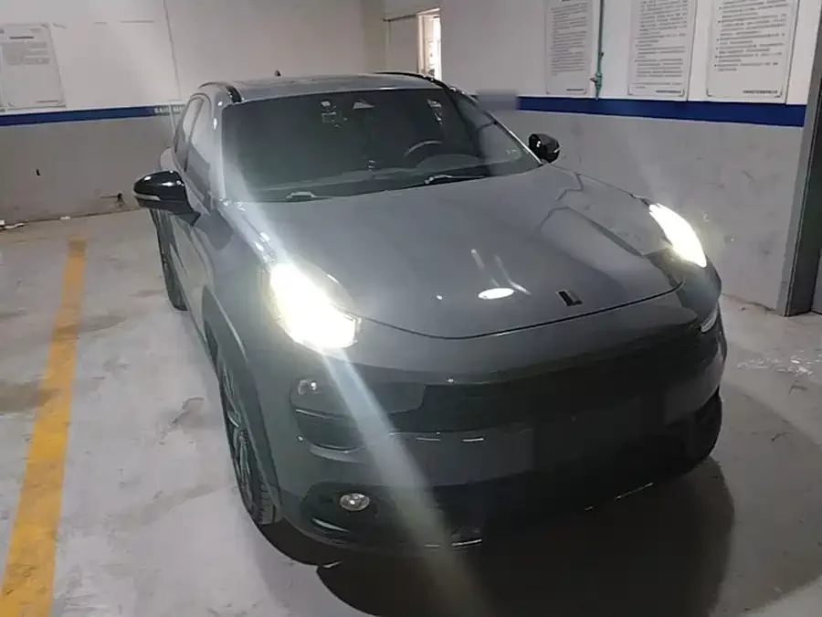 Lynk & Co 02