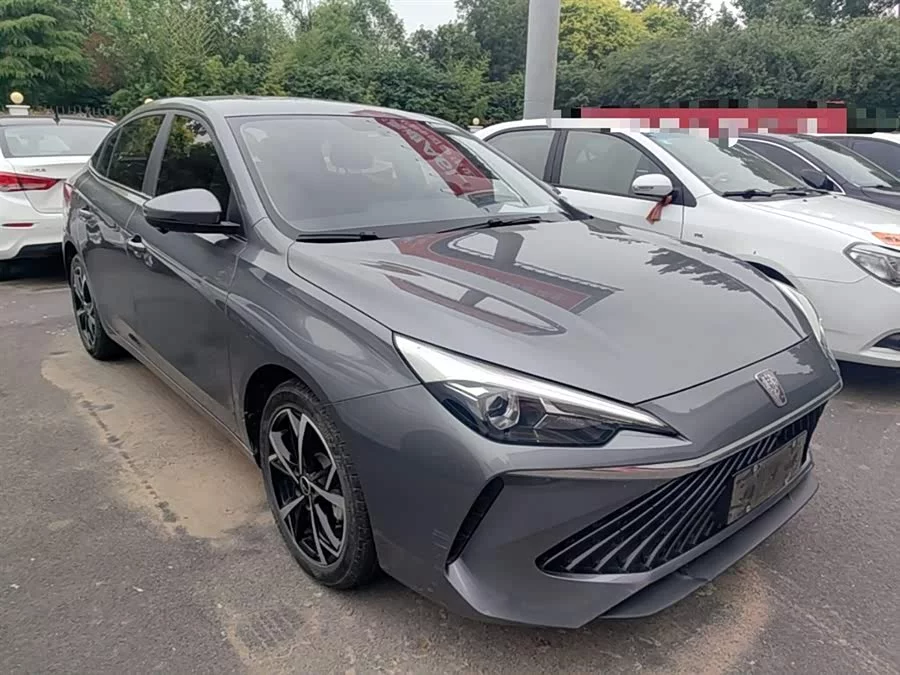 Roewe i5