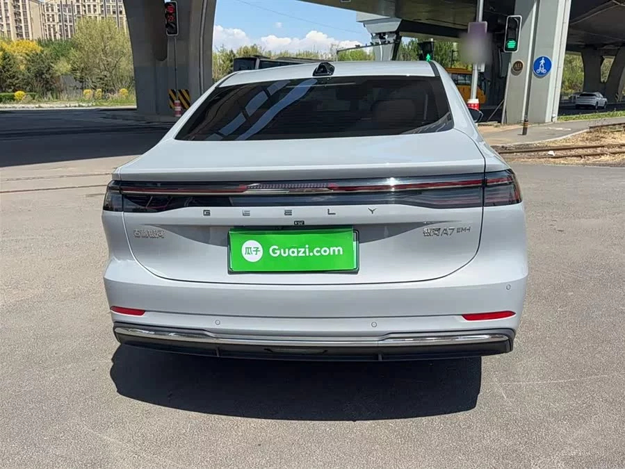 Geely Galaxy A7 EM