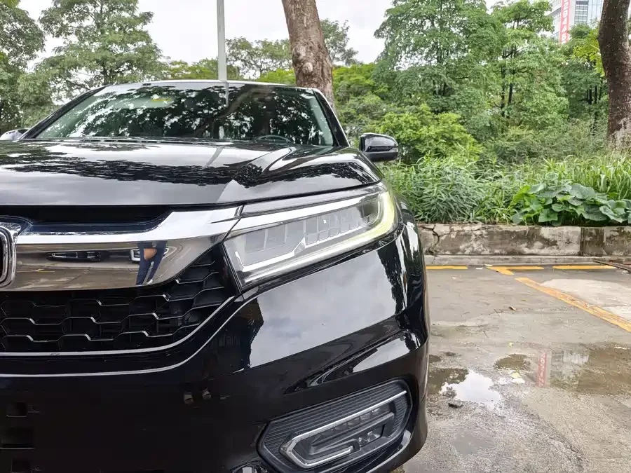 Honda Crown Road