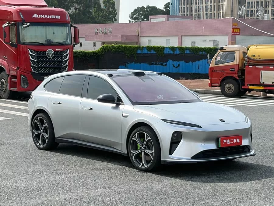 NIO ET5T