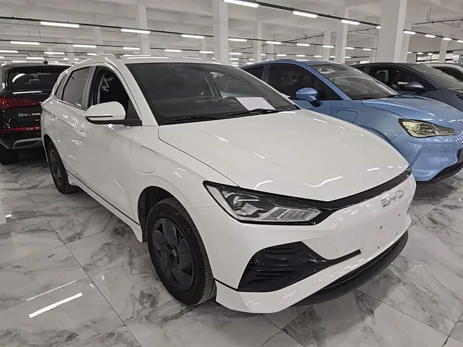 BYD e2