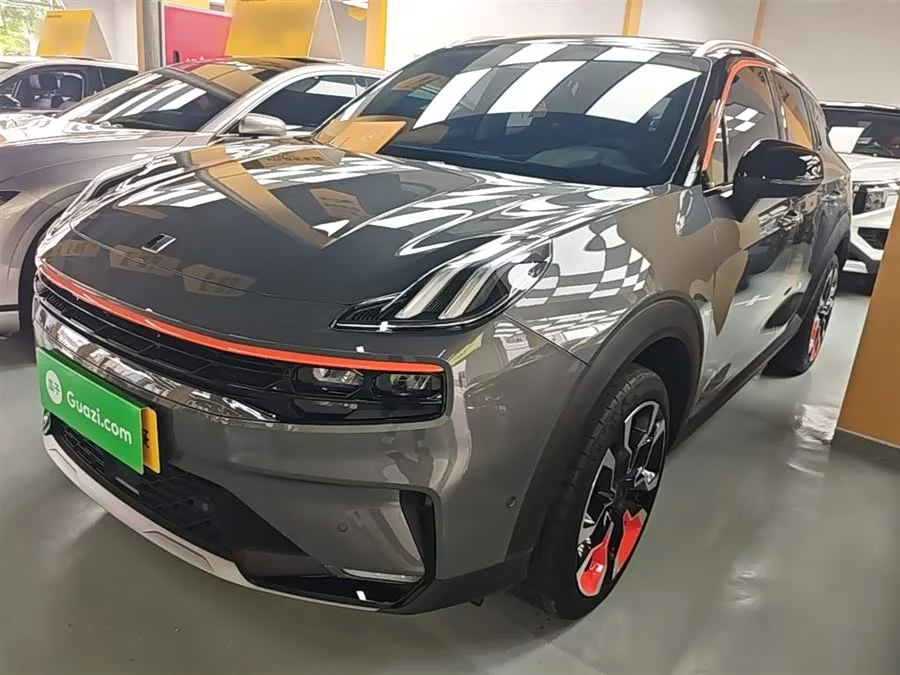 Lynk & Co 06