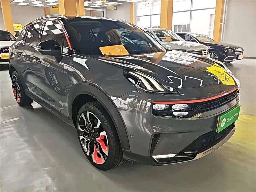 Lynk & Co 06