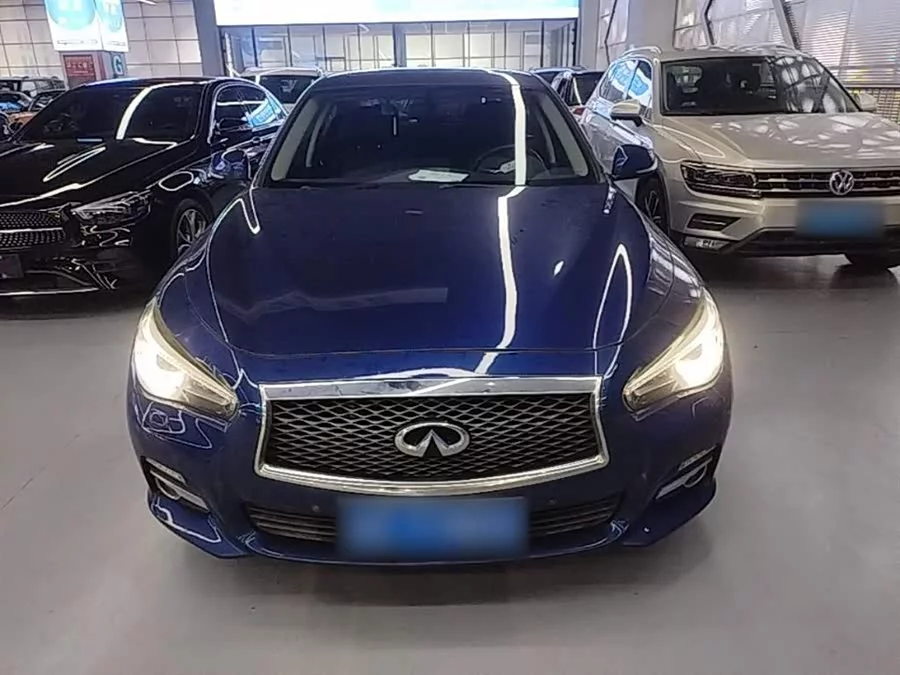Infiniti Q50L