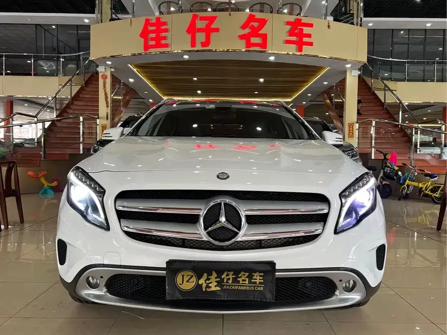 Mercedes Benz GLA