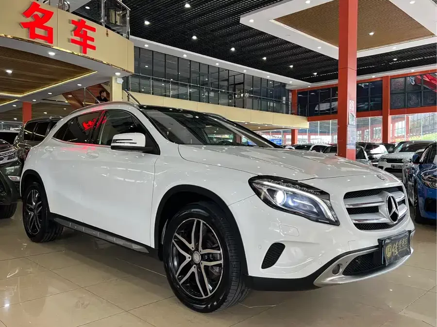 Mercedes Benz GLA