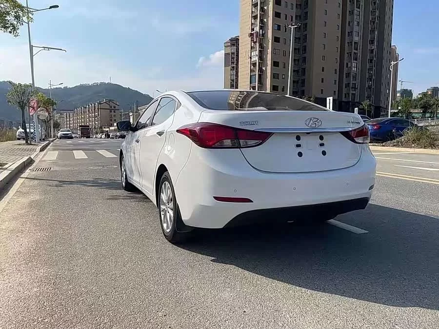 Hyundai Elantra
