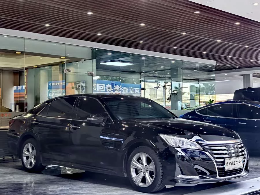 Toyota crown