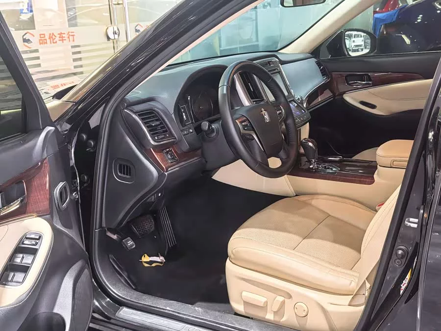 Toyota crown