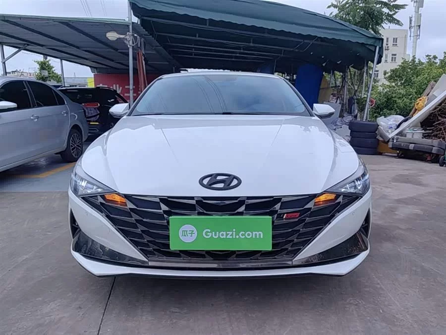 Hyundai Elantra