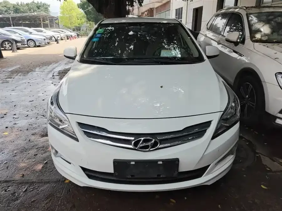 Hyundai Rena