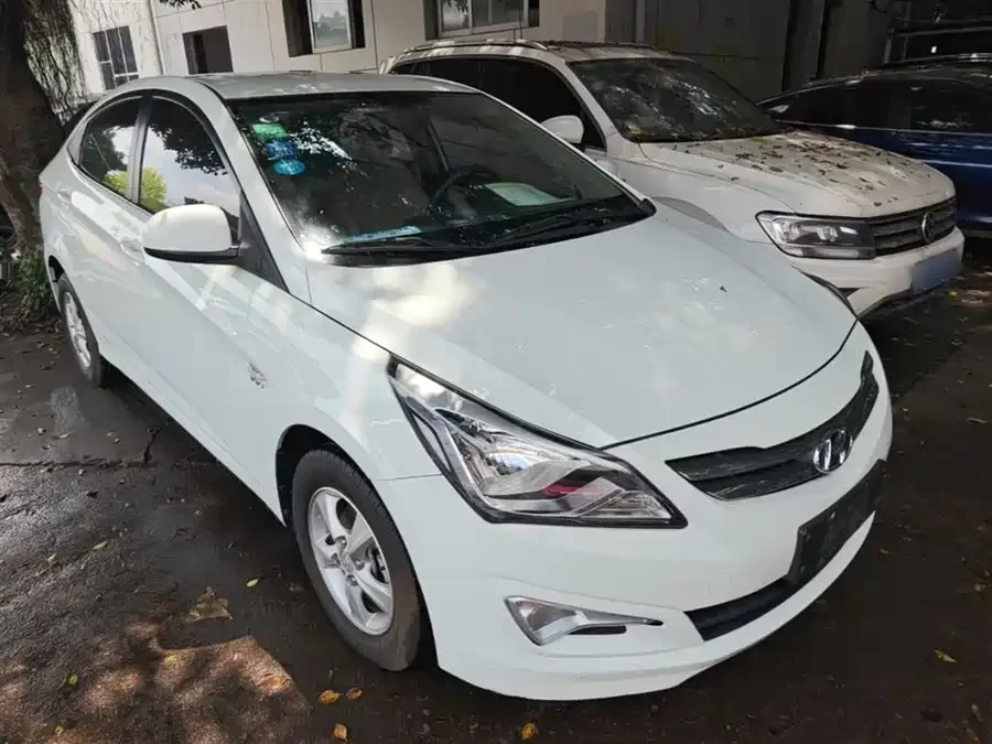 Hyundai Rena