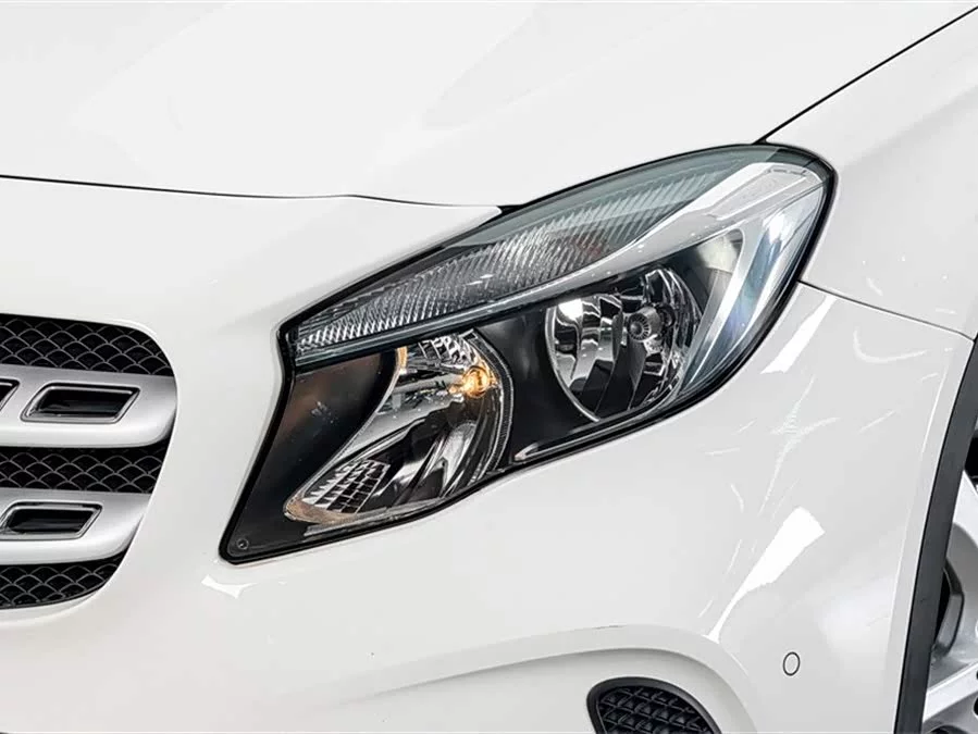 Mercedes Benz GLA