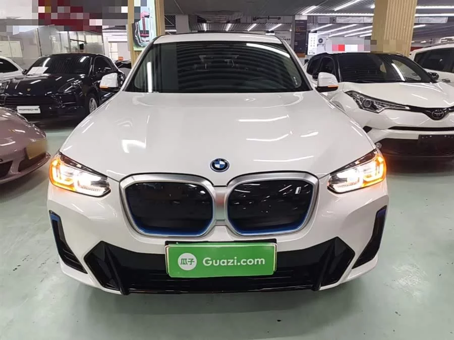 BMW iX3