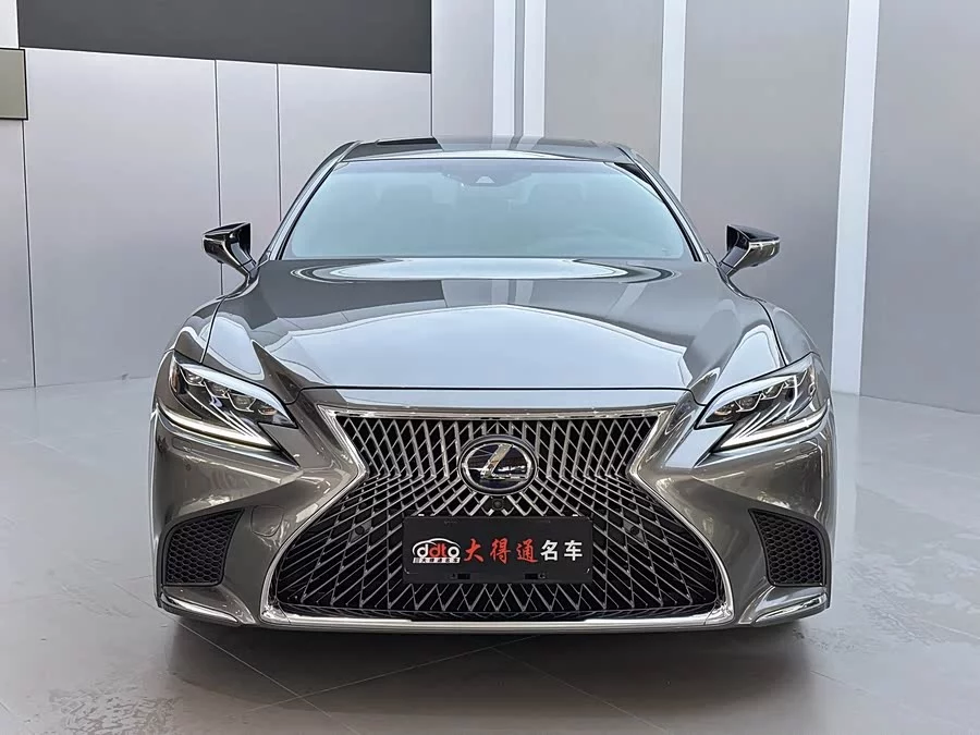 Lexus LS