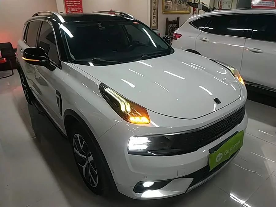 Lynk & Co 01