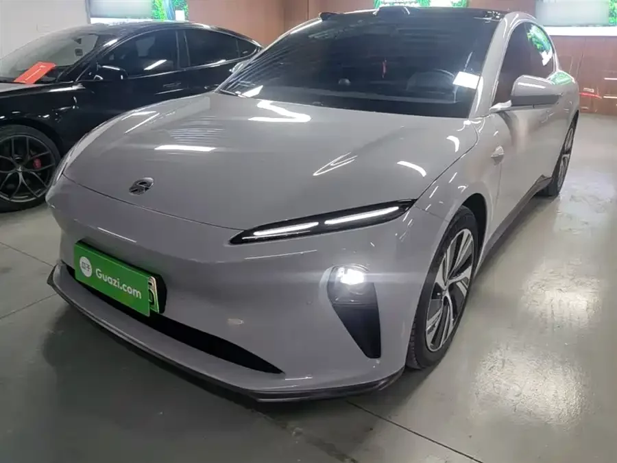 NIO ET5